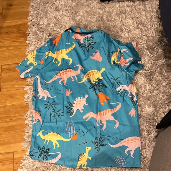 Button up shirt - Picture 2 of 2